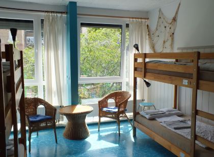 Max Hostel