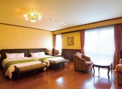 Old England Dogo Yamanote Hotel