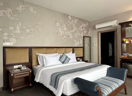 Tabebuya Resto & Resort