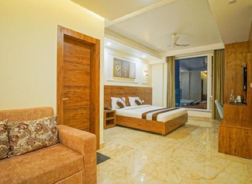 Hotel Nirvana Bliss, Behind Parmarth Niketan