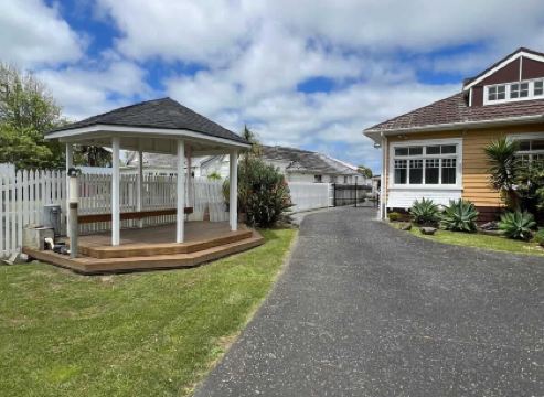 Parakai Geothermal Motel