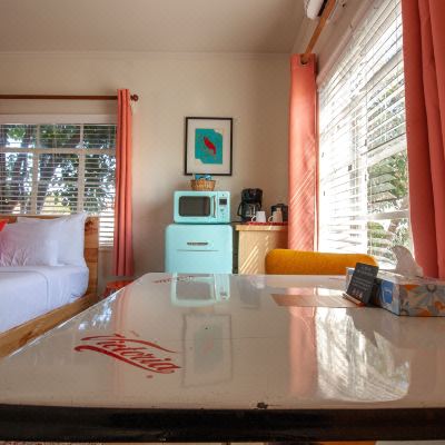 Deluxe Single Room, 1 Queen Bed, Courtyard View, Courtyard Area Deluxe Single Room, 1 Queen Bed, Courtyard View, Courtyard Area Antelope Lodge Promo Code