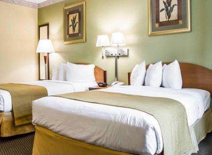 Quality Inn Airport - Cruise Port