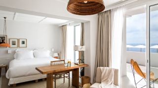 les-roches-rouges-a-beaumier-hotel