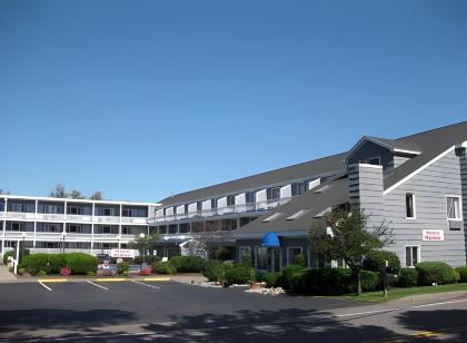 The Grand Beach Inn