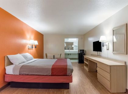 Motel 6 Raleigh, NC Cary