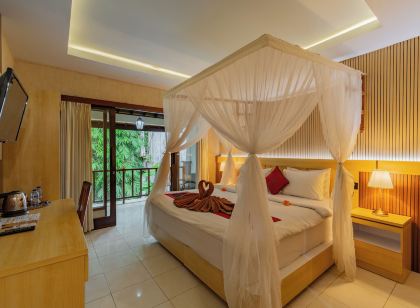 Desak Putu Putra Hidden