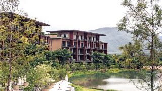 atta-lakeside-resort-suite