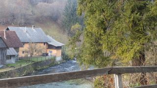 house-by-the-river