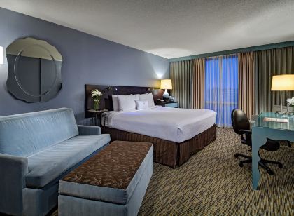 Crowne Plaza Chicago O'Hare Hotel & Conference Center