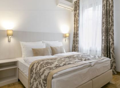 Central Belgrade Apartment 4