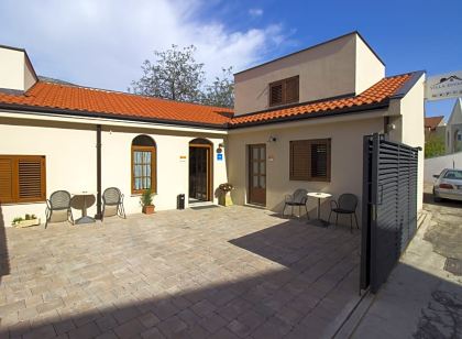 Villa Divani