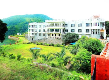 Rang Bhawan Inn- A Lake View Hotel