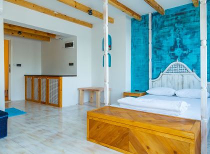 ArkaBarka Floating Hostel