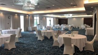 executive-suites-hotel-and-conference-center-metro-vancouver