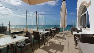 golden-beach-guest-house-and-rooftop-bar