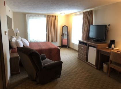 Shenandoah Inn & Suites