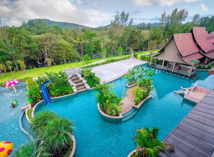 ไม้ขาวปาล์มบีชรีสอร์ท