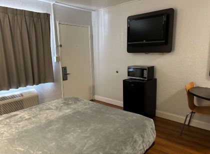 Motel 6 Pensacola, FL - West