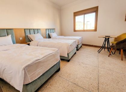 Hotel nakhil dak