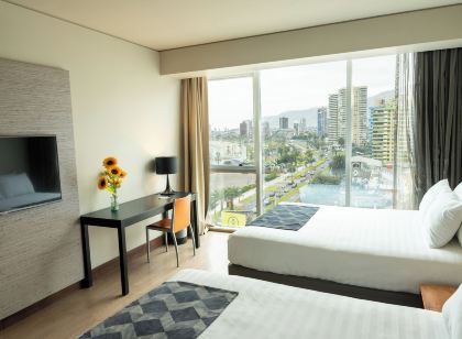 特拉多卡彎查飯店