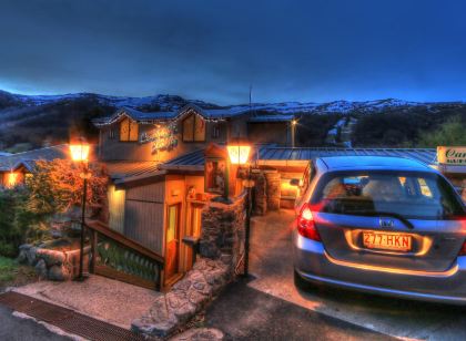 Candlelight Lodge