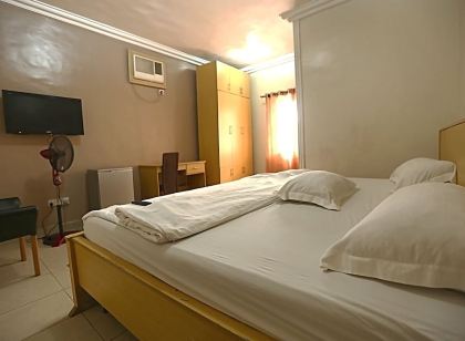 Semper Diamond Lodge
