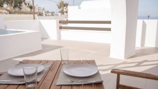 amphitrite-suites-santorini