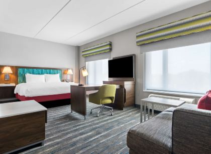 Hampton Inn & Suites by Hilton Chicago Medical District UIC