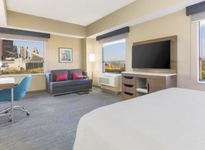 Hampton Inn & Suites Pittsburgh-Downtown
