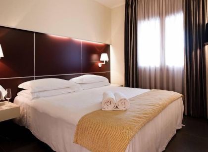 Home Club Suite Hotel