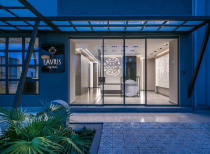 Lavris City Suites