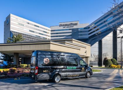 DoubleTree by Hilton Hotel Newark Airport