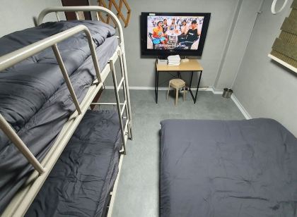 Seven Hostel