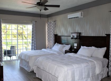 Barefoot Caye Caulker Hotel