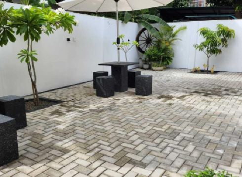 Neem Tree House, Trincomalee