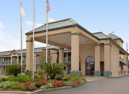 Super 8 by Wyndham Baton Rouge/I-12