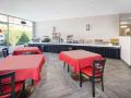 ramada-by-wyndham-burbank-airport