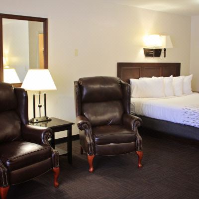 Deluxe King Room Deluxe King Room Bowen Motel Promo Code