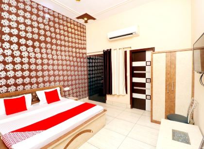 OYO 43293 Hotel Pushp Vatika