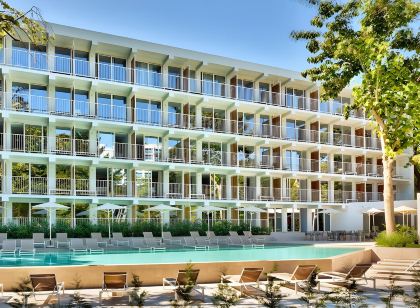 Ibis Styles Golden Sands Roomer Hotel