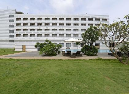 Hotel Naveen Lakeside