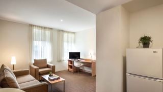 ibis-melbourne-hotel-and-apartments