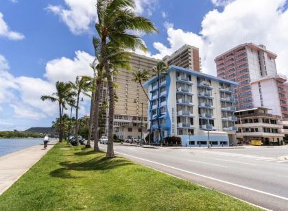 홀리데이 서프 호텔