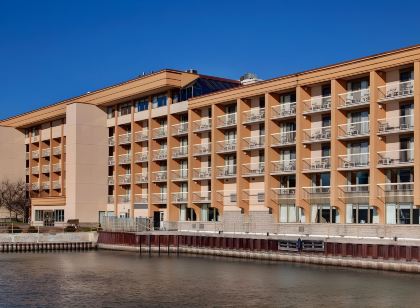 Holiday Inn Kingston-Waterfront