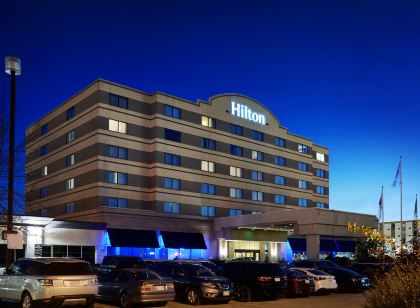 溫尼伯機場希爾頓套房飯店