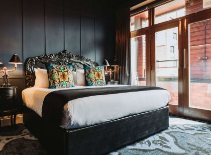 Velvet Hotel