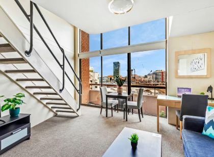 Metro Apartments on Darling Harbour