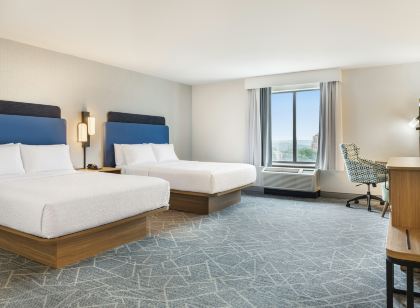 Hampton Inn & Suites Cincinnati/Uptown-University Area