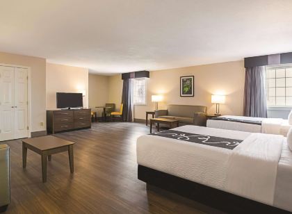 Wingate by Wyndham Galveston Beach at Seawall